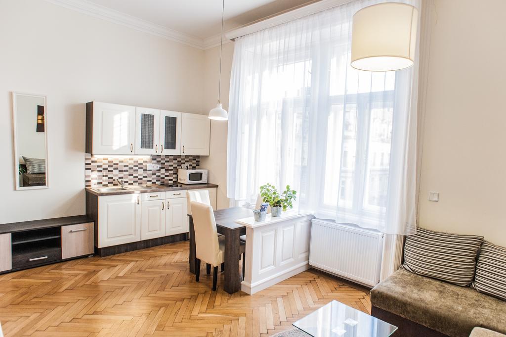 All In Apartman Budapest Zimmer foto