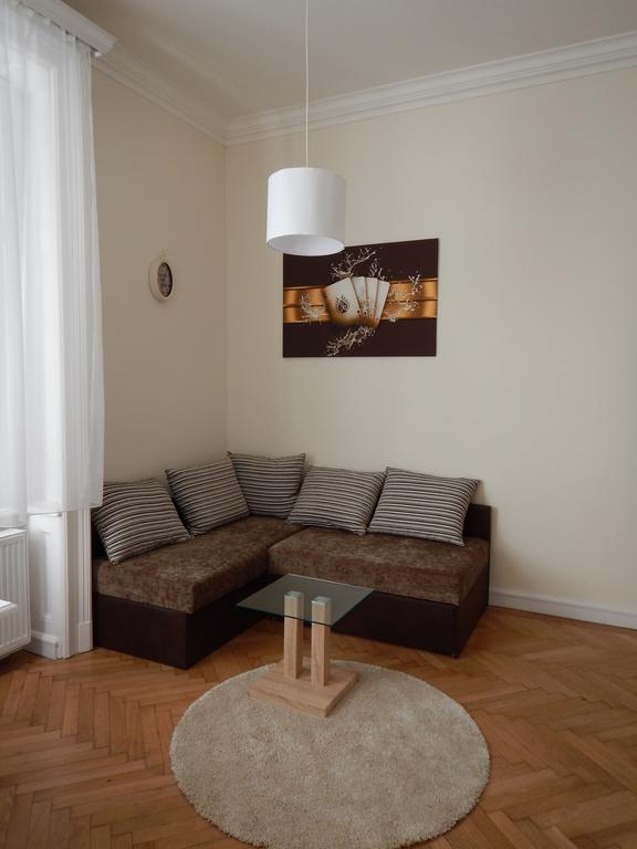 All In Apartman Budapest Zimmer foto